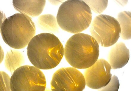 0e4140520_1428076727_pingpongballs-440-web