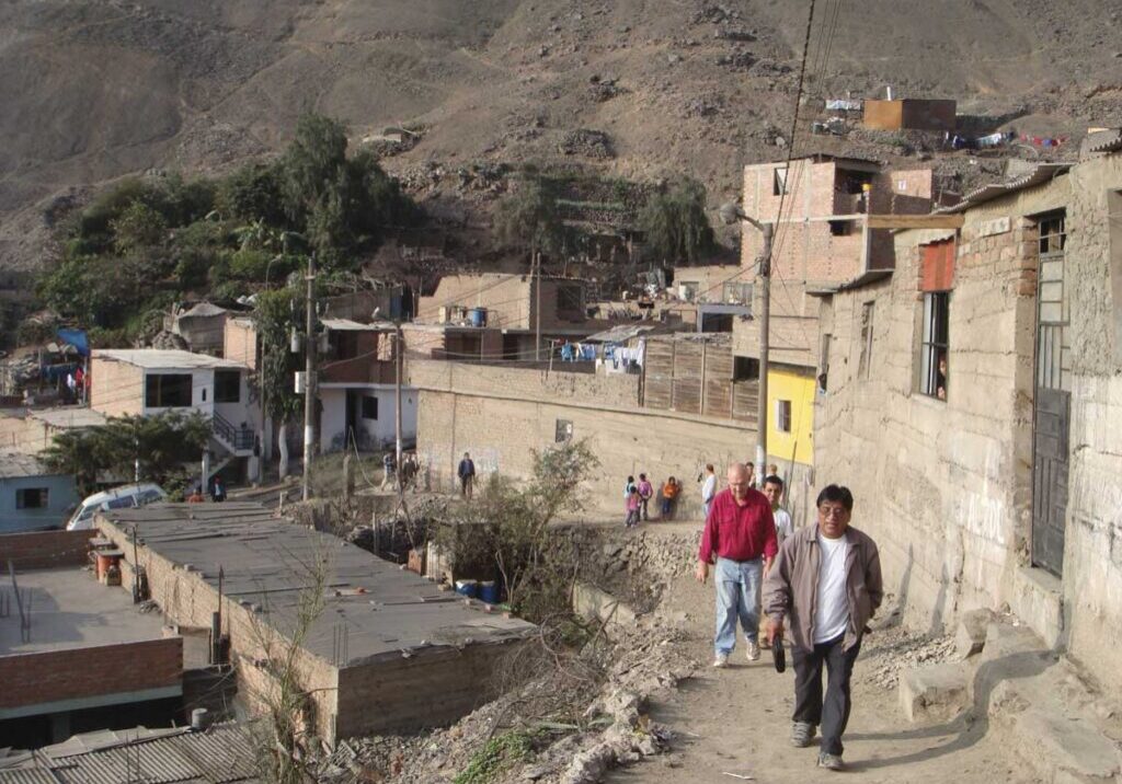 197-Walking-to-the-Hill-of-Prayer-with-Comas-leadership